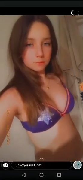 Chica mostrandose desnuda con ricas teticas-VIDEO packsmega.info 2 1