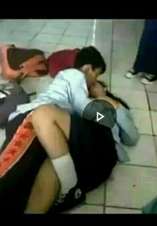 Colegiala Follando Con Compañeros En El Aula pack cogiendo en la escuela 1