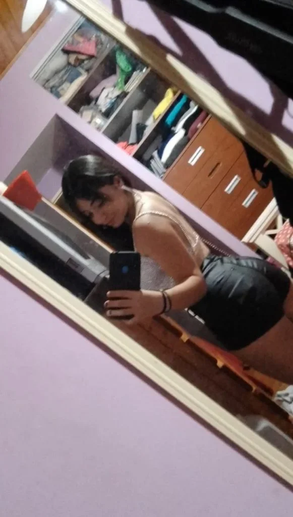 Pendeja trolita argentina se la cogen rico photo 2025 01 18 22 36 14 581x1024 1