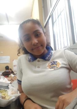 Colegiala De Ricas Tetas + Nudes y videos www.PacksVirales.com 3 768x771 1