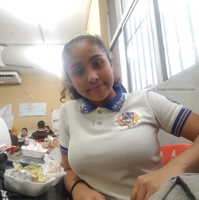 Colegiala De Ricas Tetas + Nudes y videos www.PacksVirales.com 3 768x771 1