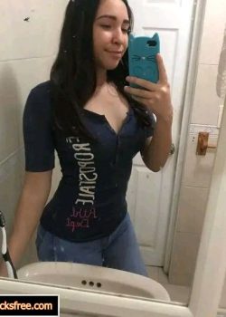 Colegiala se lleva la follada de su vida Packsfree.Com 3