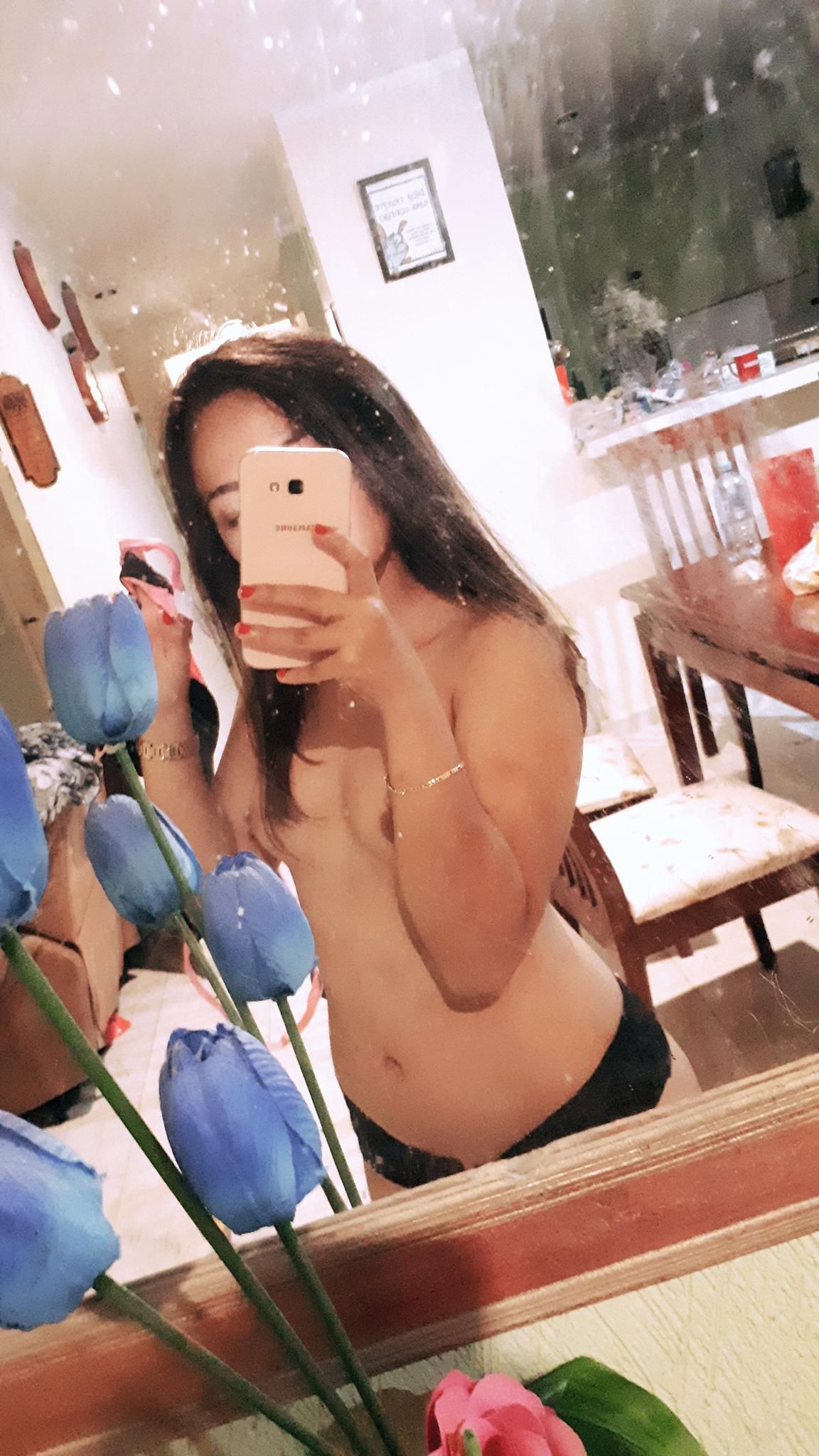 Karen colegiala de prepa que le gusta andar de caliente. Karen colegiala de prepa que le gusta andar de caliente. packsfree.com 4 1