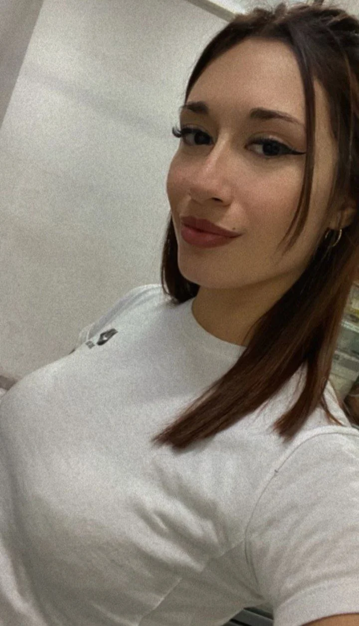 Pendeja tetona de la facu chupandome la pija Pendeja tetona de la facu chupandome la pija 1 12