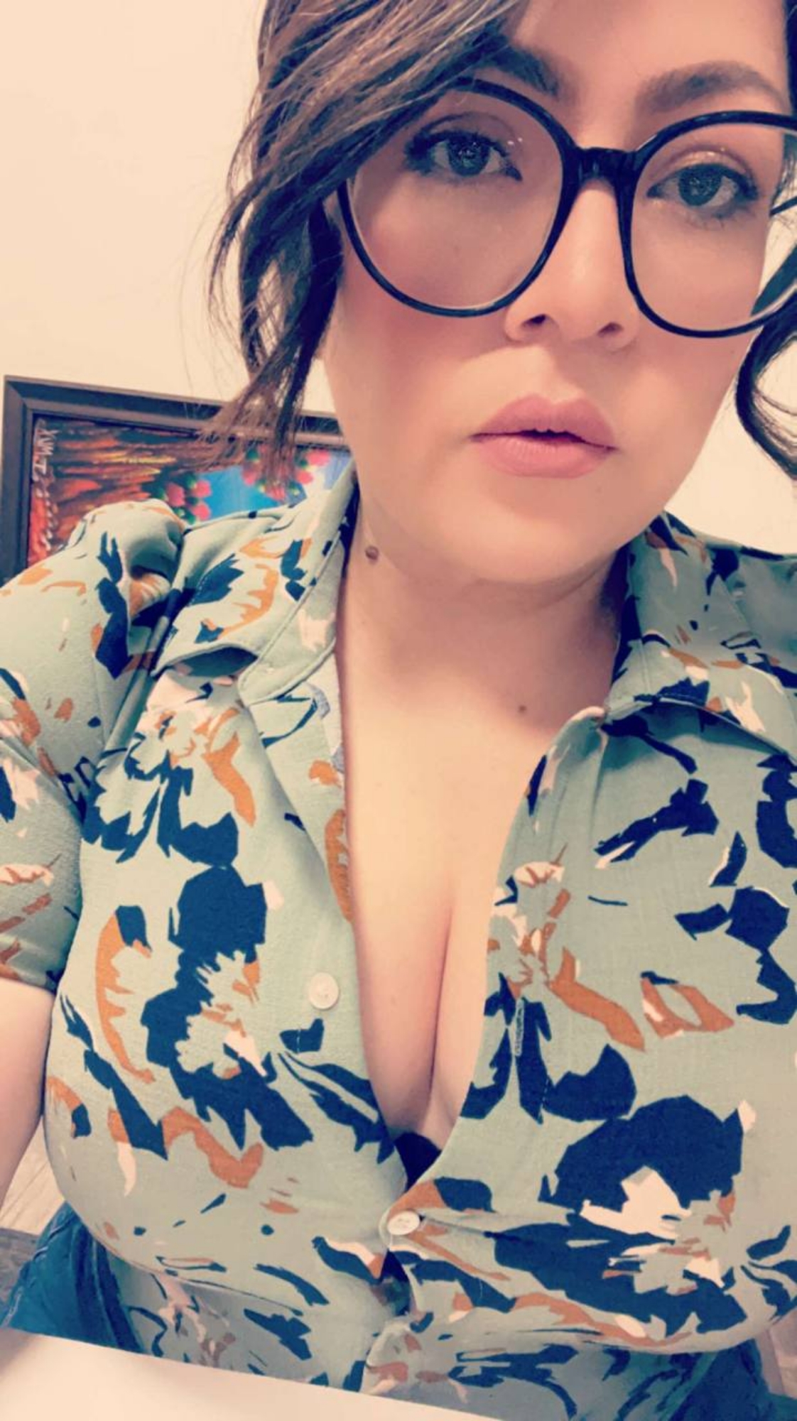 La mama tetona de mi amigo me manda videos La mama tetona de mi amigo me manda videos 1 8