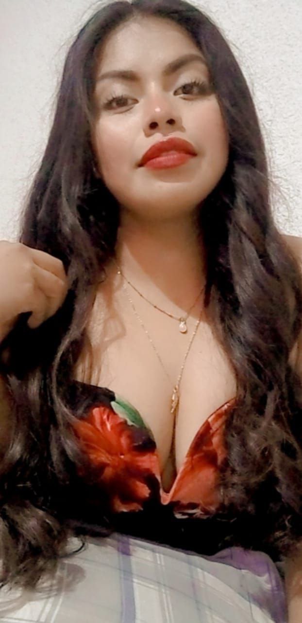 Gordita putita enseñando la conchita Gordita putita enseñando la conchita PacksFree 7