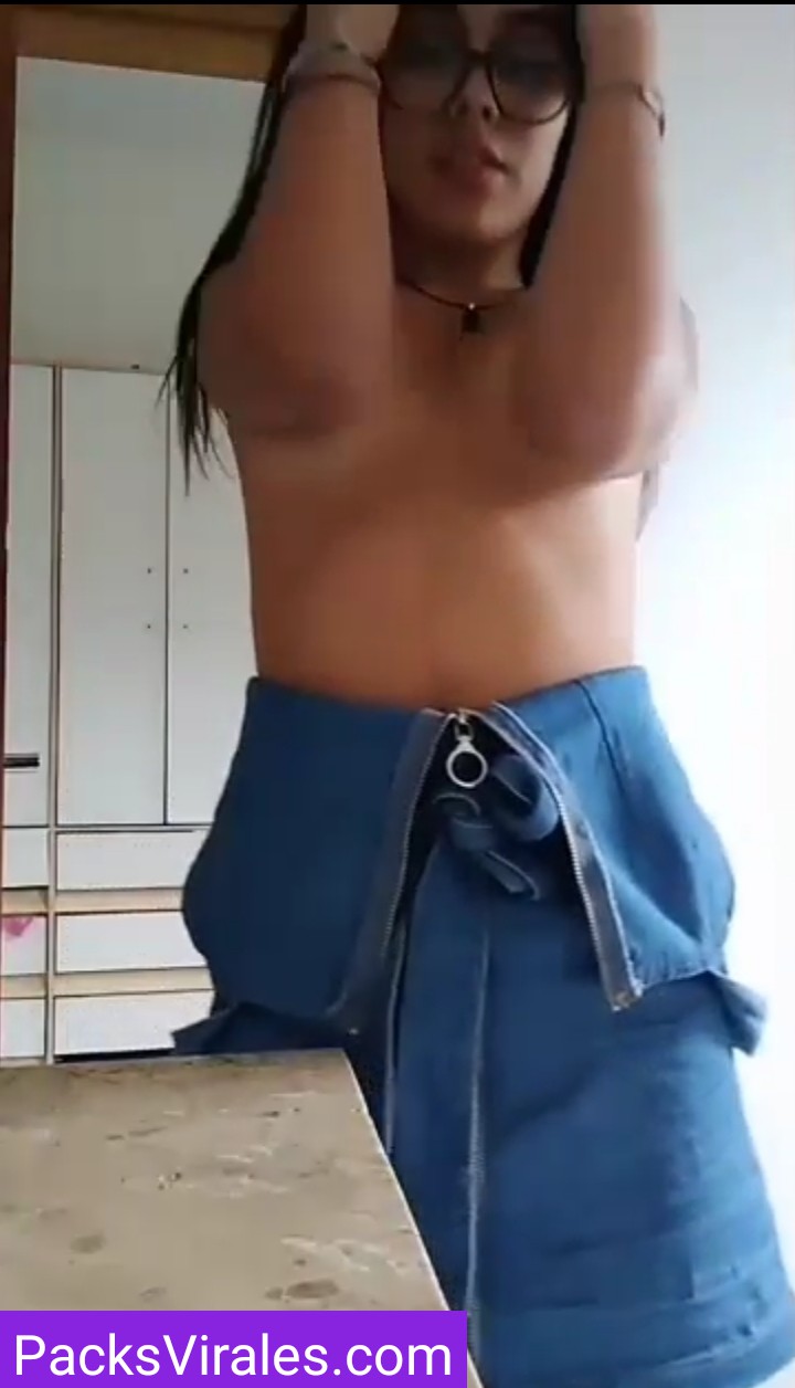 Morrita Nerd Se Masturba Full + Vídeo Largo Morrita Nerd Se Masturba Full + Vídeo Largo 1000456416