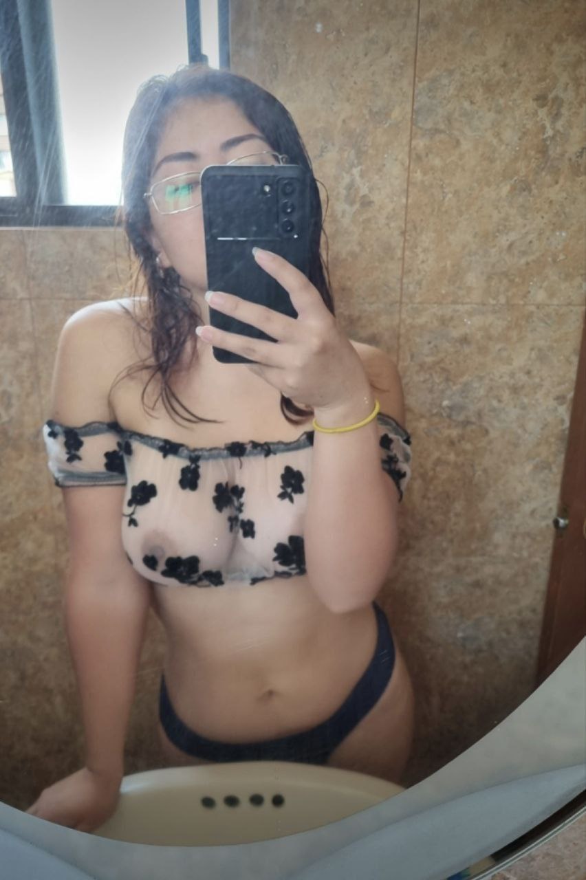 Pendeja trola tetona detonada por su amigo Pendeja trola tetona detonada por su amigo 1 2