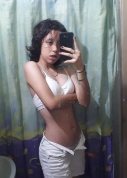 Pendejita pasa nudes y videos prohibidos por whatsaap. packsfree.com 1
