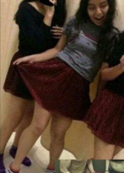 Filtrado de morras cogiendo en un elevador con su profesor y se graban. packsfree.com 6
