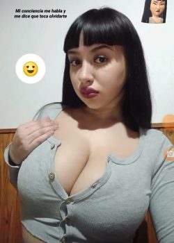 Pendeja trola de argentina con tremendas tetas Solange Merello 18