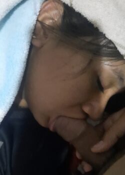 Dandole verga a mi primita mientras duerme 1 6