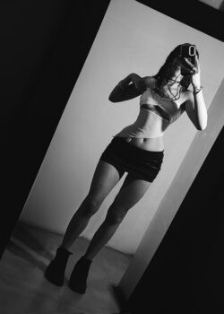 Angie pendejita colegiala con tremendo orto 27f 4