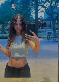 Cogiendome todita a la novia de mi amigo Alisha 1