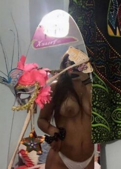 Compañerita tetona me pasa todo su pack 98a 15