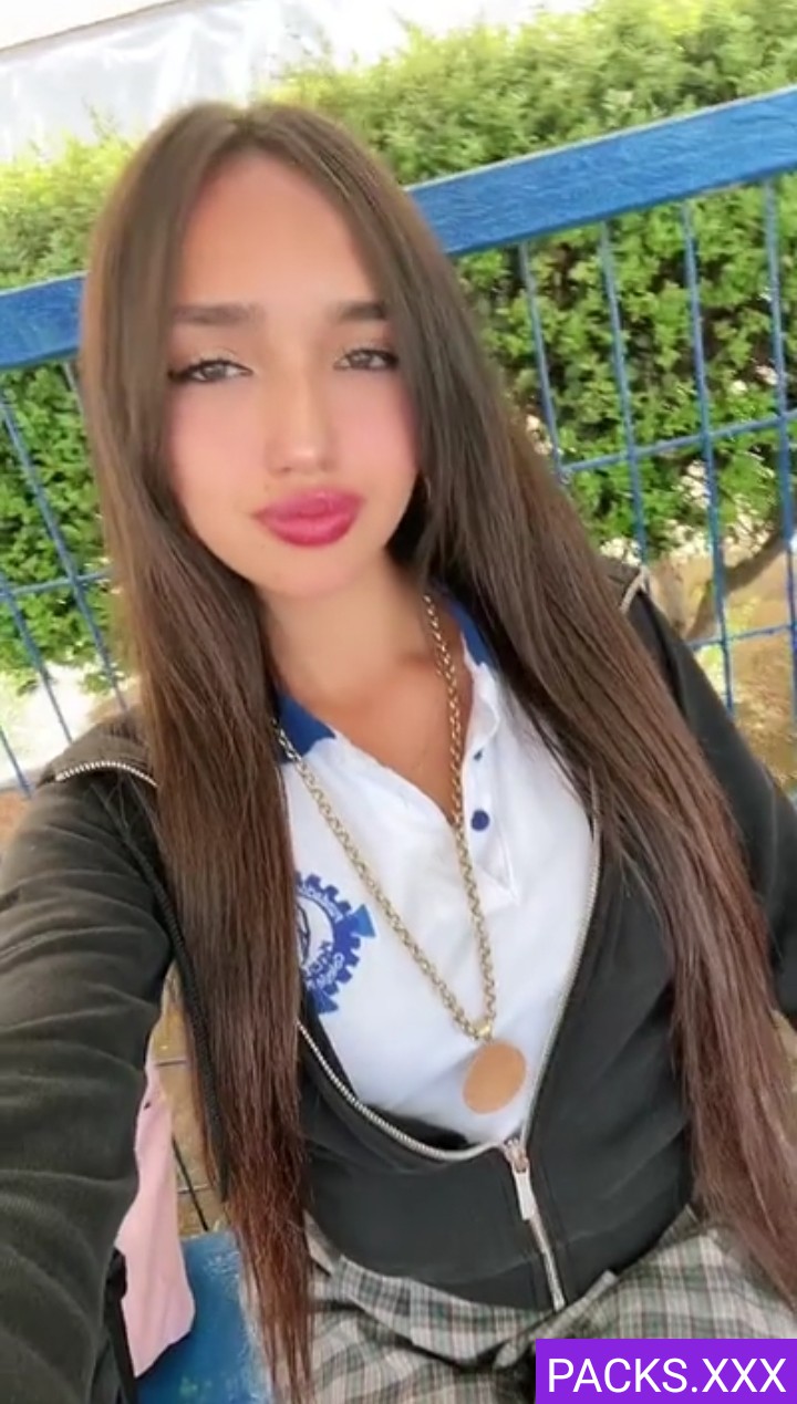 Preciosa Colegiala filtrada En videos Preciosa Colegiala filtrada En videos IMG 20251226 103933