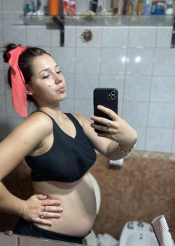 Fotos encontradas en el celular de una trola embarazada aa 18