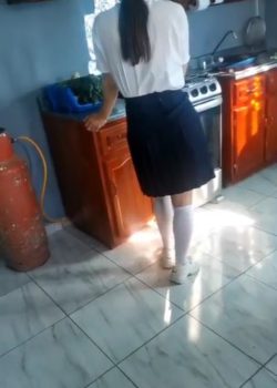 Colegiala Amateur Sola Con Su Padrastro 10954